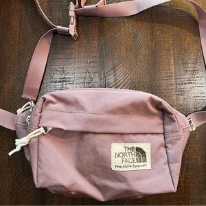 TNF Berkeley lumbar pack purple